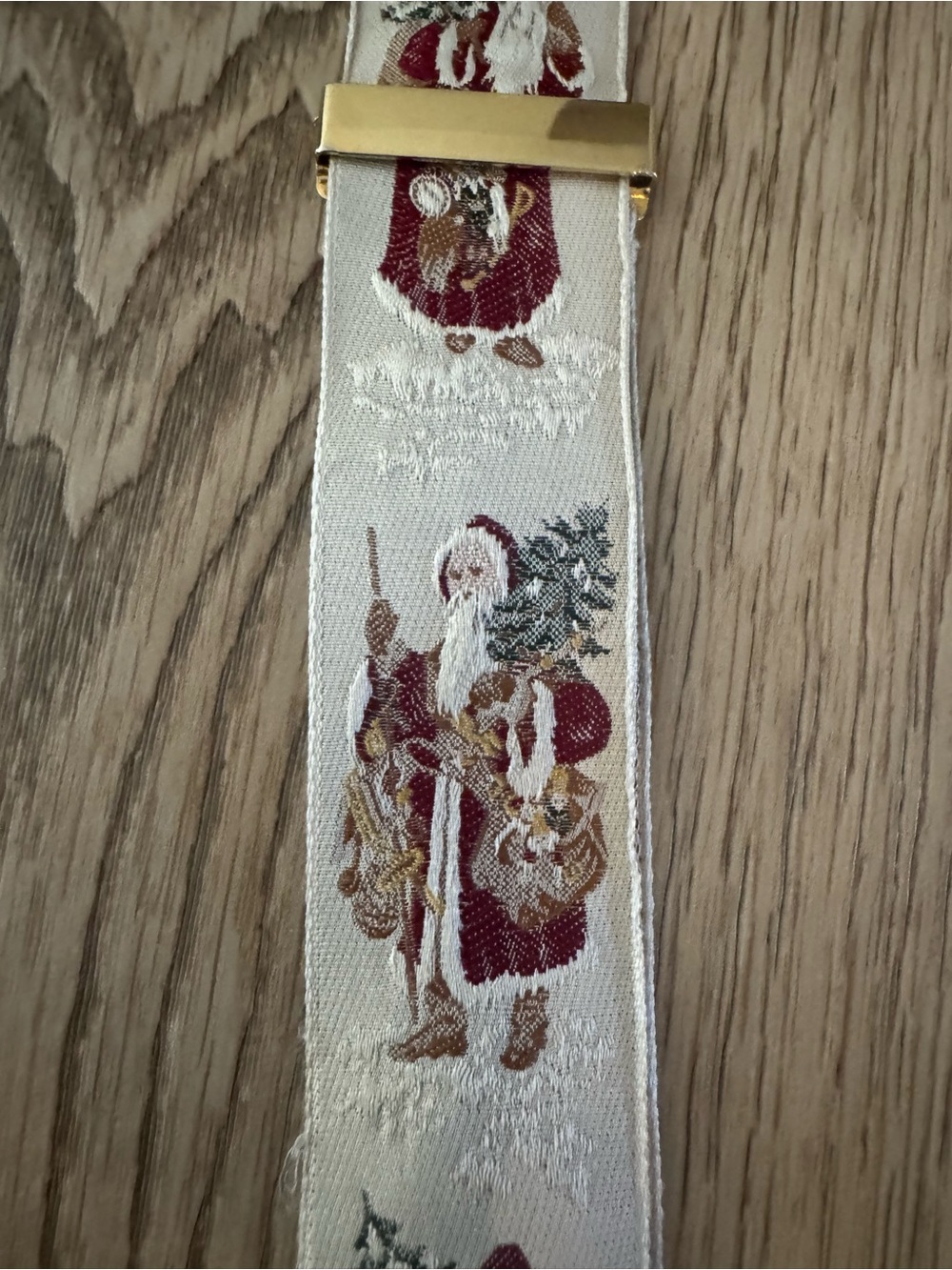 Trafalgar Cream and Red Santa Garland Strap